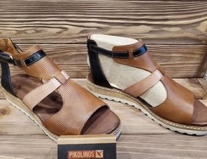 Pikolinos NWOT Ladies sandala